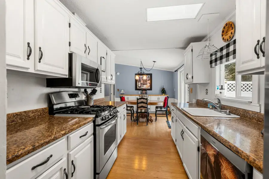 17 Lilac Court, Raymond, NH 03077 - Image #3