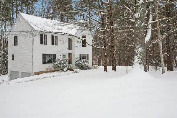 18 Diamond Drive, Danville, NH 03819