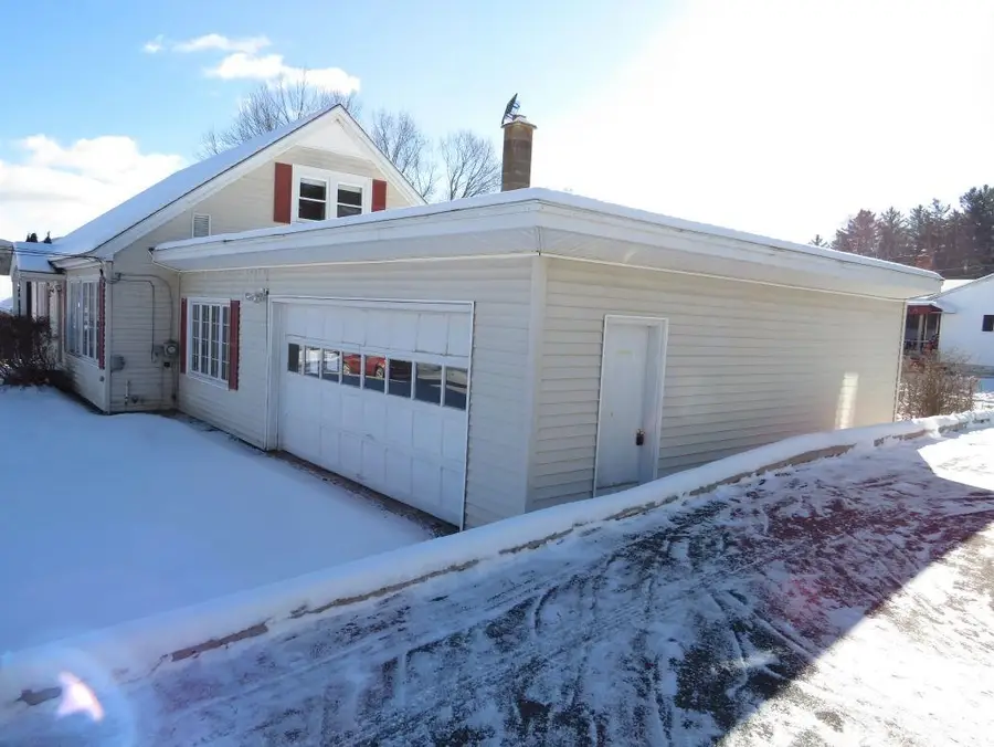 31 Williamson Avenue, Berlin, NH 03570 - Image #2