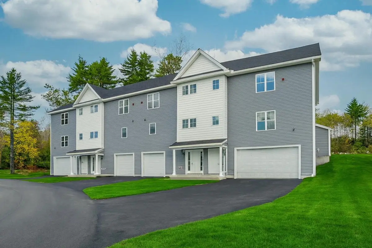 13 Autumn Lane, Raymond, NH 03077 - Image #1