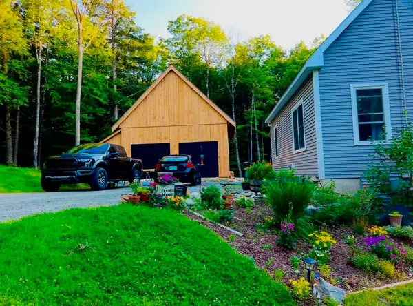 2170 Wildlife Road, Hartford, VT 05001