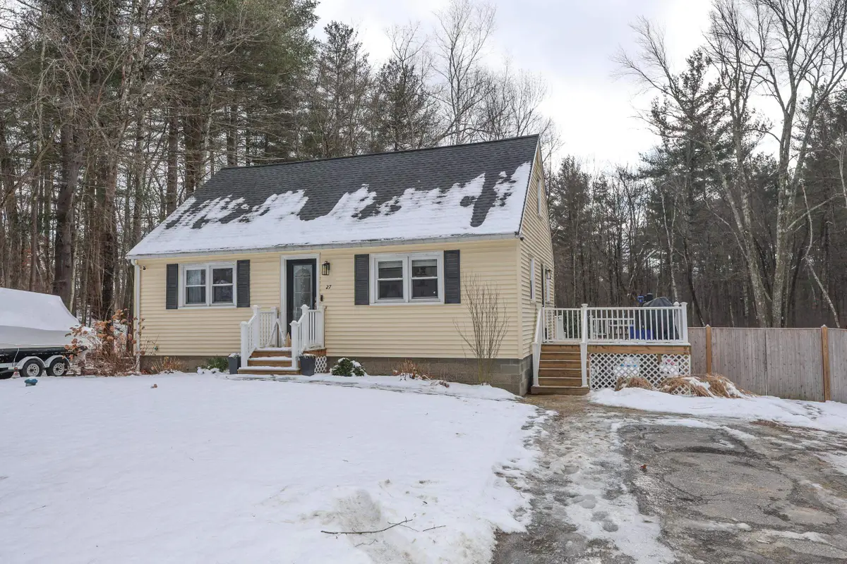 27 Willow Street, Pelham, NH 03076 - Image #1