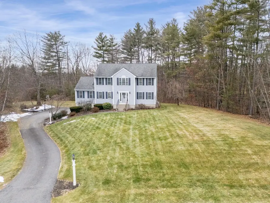 19 Colonial Drive, Londonderry, NH 03053 - Image #3