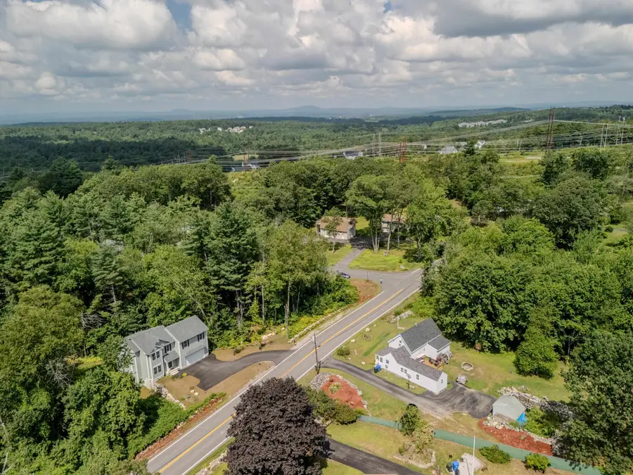 57 Hardy Road, Londonderry, NH 03053 - Image #3