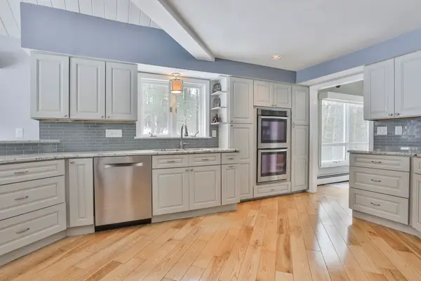 38 Old Manchester Road, Amherst, NH 03031