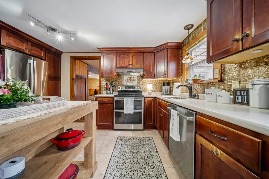 212 West Main Street, Hillsborough, NH 03244 - Image #3