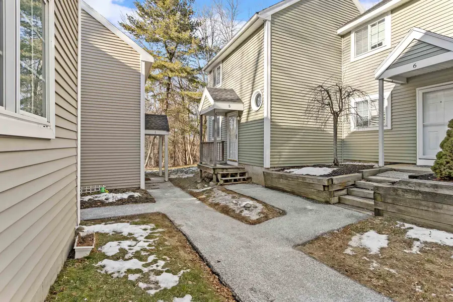 98 Henry Law Avenue #5, Dover, NH 03820 - Image #2