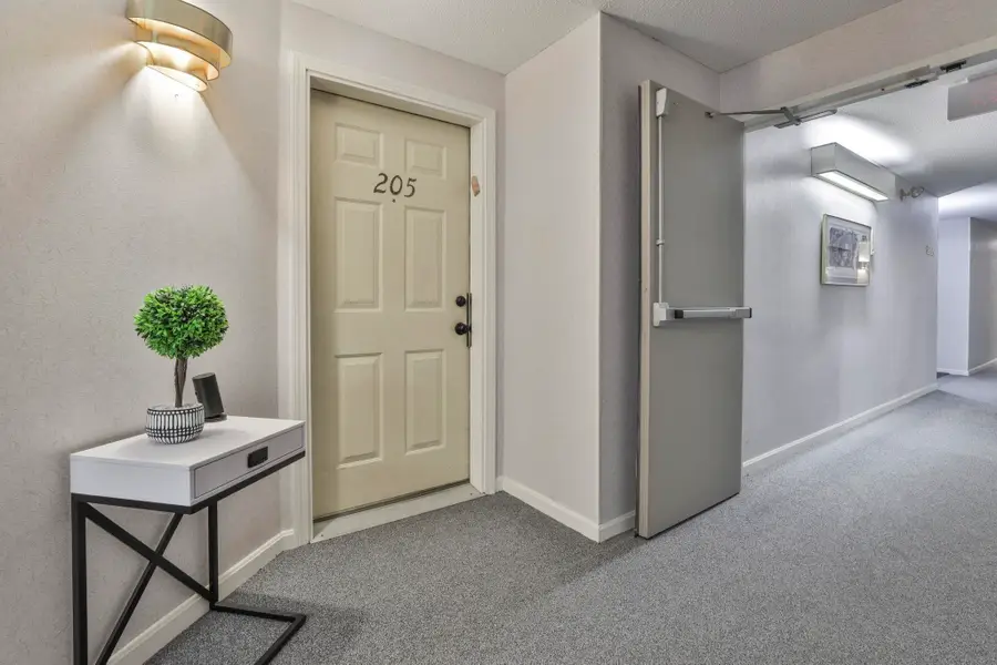 47 Dogwood Drive #205, Nashua, NH 03062 - Image #3