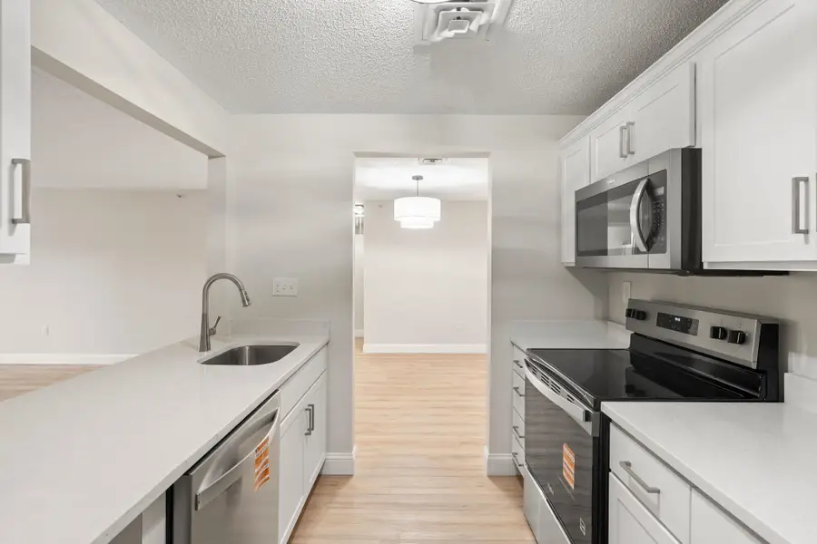 3 Mayfair Lane #207, Nashua, NH 03063 - Image #2