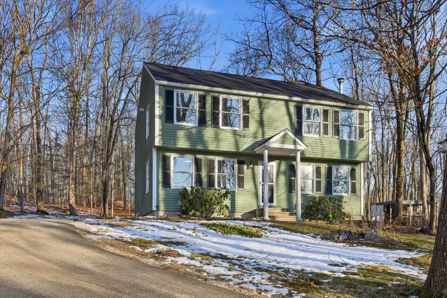 7 Ashley Court, Raymond, NH 03077 - Image #2