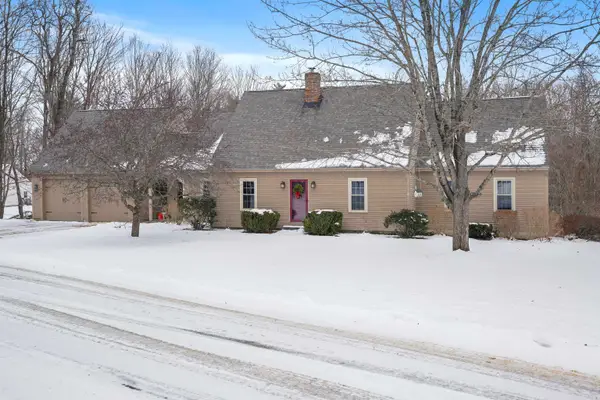 27 South Road, Deerfield, NH 03037