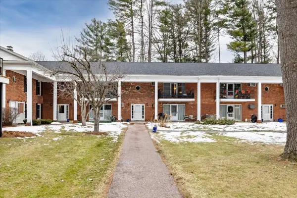 100 Kennedy Drive #37, South Burlington, VT 05403