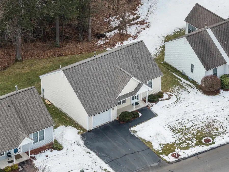 47 Lexington Court, Hudson, NH 03051 - Image #3