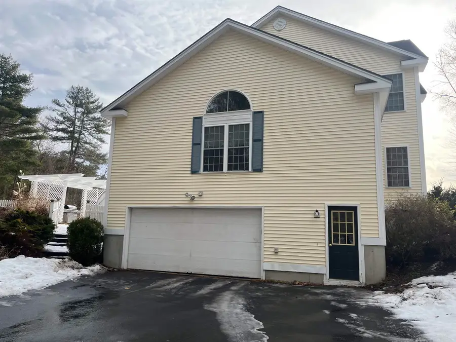 10 Checkerberry Lane, Londonderry, NH 03053 - Image #2