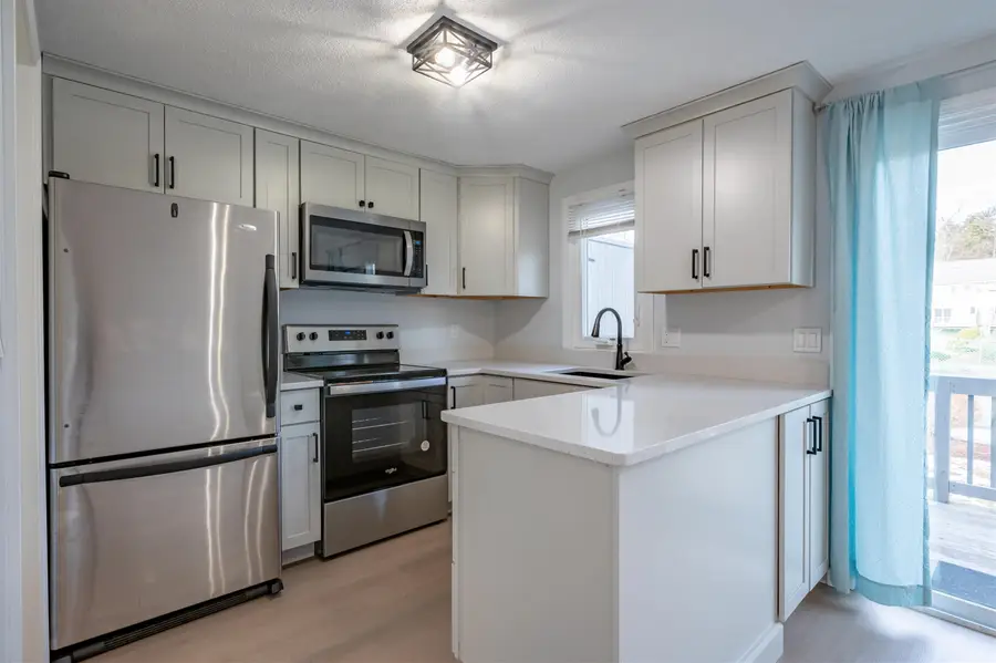 36 Profile Circle, Nashua, NH 03063 - Image #2