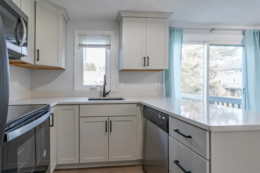 36 Profile Circle, Nashua, NH 03063 - Image #3