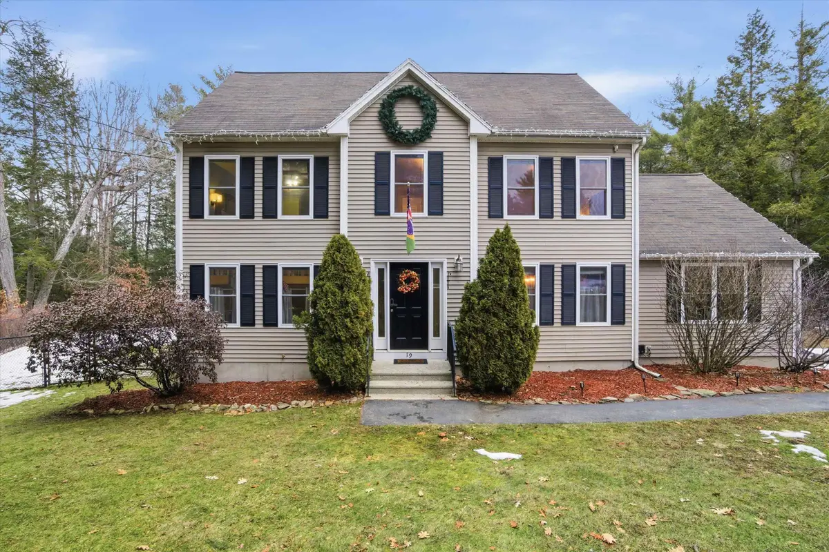 19 Ventura Drive, Raymond, NH 03077 - Image #1