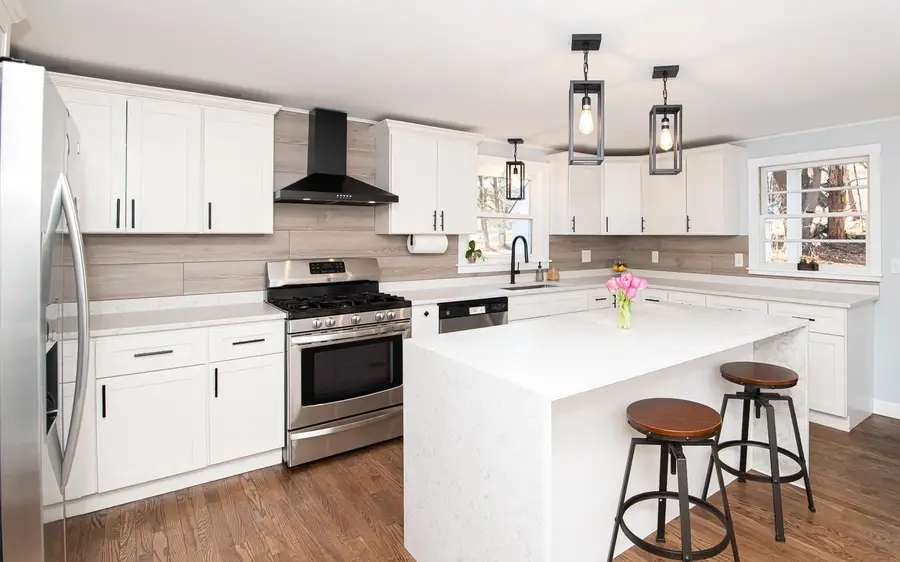 121 Hampstead Road, Sandown, NH 03873 - Image #3