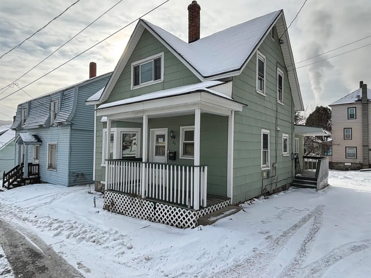 39 Abenaki Lane, Berlin, NH 03570 - #1