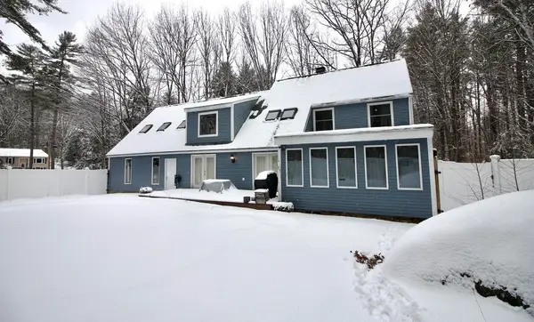 70 Hillside Drive, Henniker, NH 03242