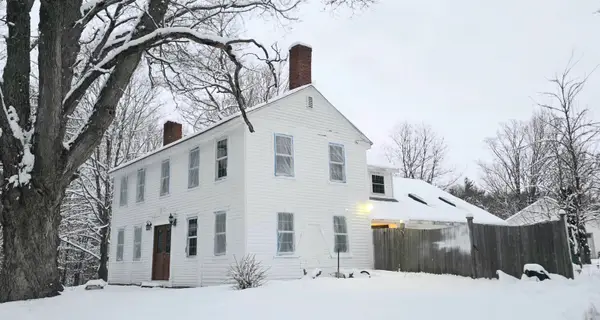 86 Raymond Road, Chester, NH 03036
