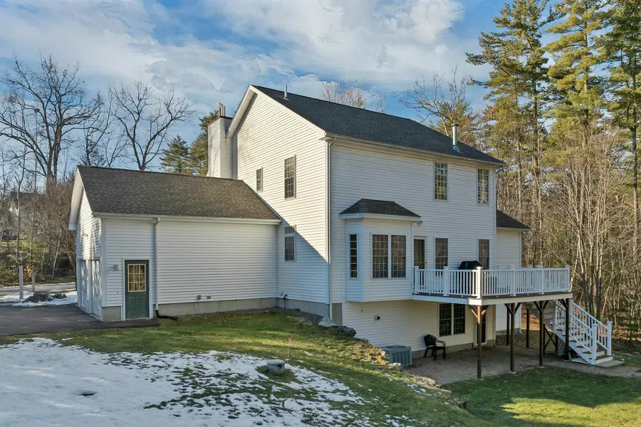 71 Green Meadow Lane, Bedford, NH 03110 - Image #3