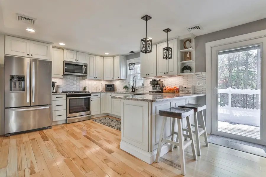 26 Sunapee Street, Nashua, NH 03063 - Image #2