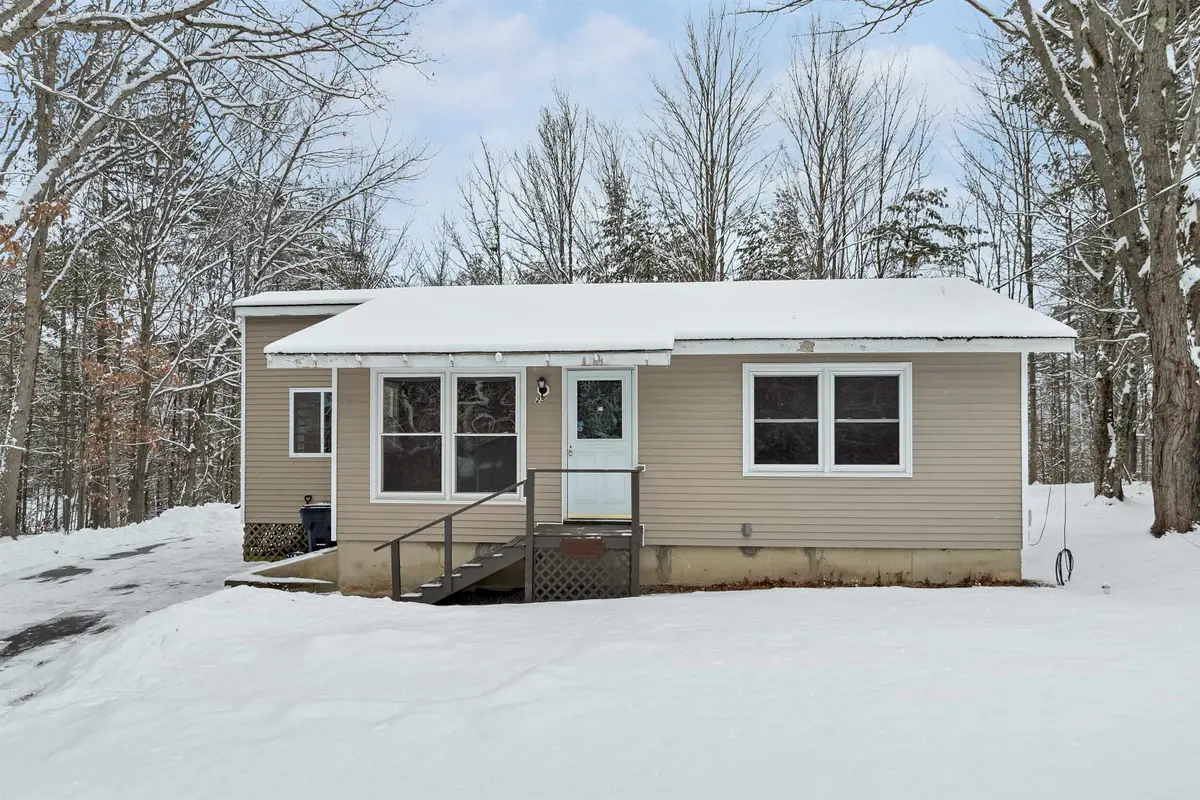 25 Cofran Avenue, Northfield, NH 03276 - Image #1