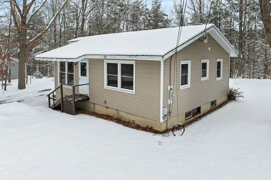 25 Cofran Avenue, Northfield, NH 03276 - Image #3