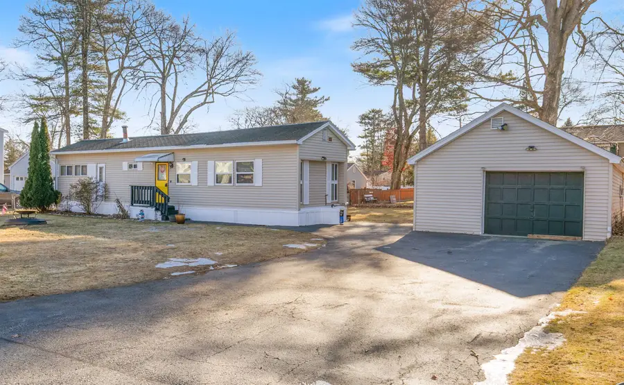 8 Gardner Avenue, Salem, NH 03079 - Image #3