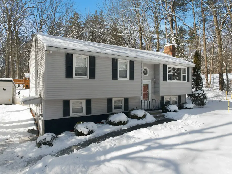 19 Sherwood Road, Londonderry, NH 03053 - Image #3