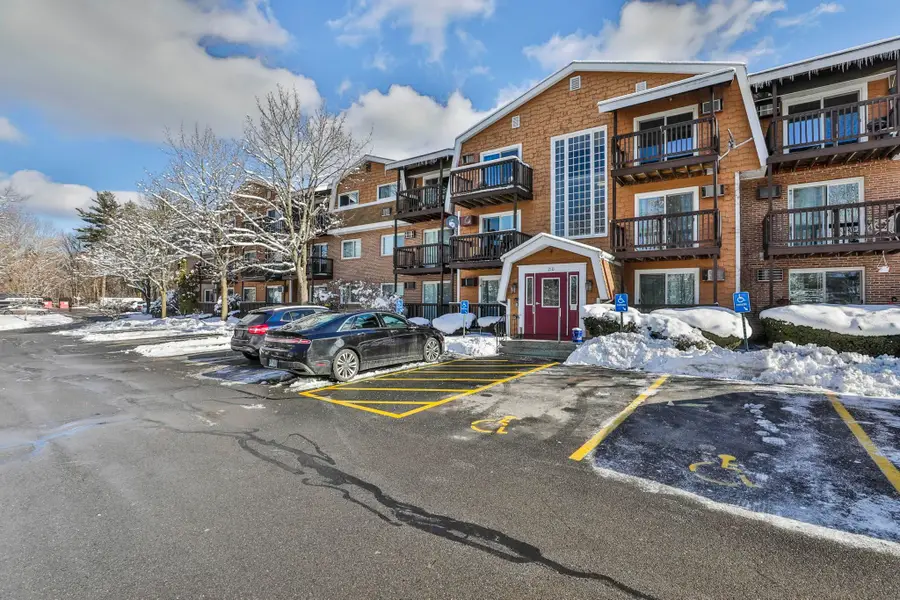 210 Brook Village Road #26, Nashua, NH 03062 - Image #3