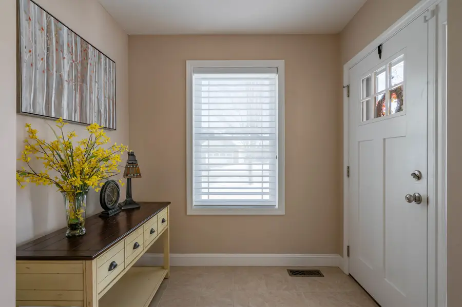 9 Pilgrim Circle, Nashua, NH 03063 - Image #2