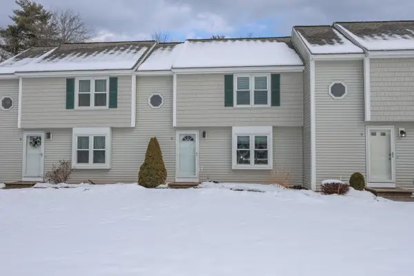 6 Scott Lane, Sandown, NH 03873