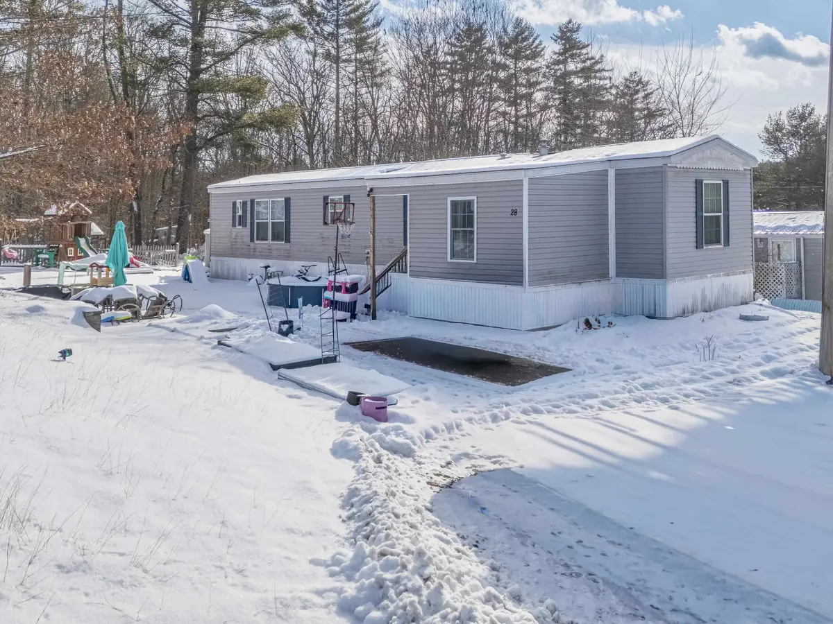 28 Woodlawn Drive, Allenstown, NH 03275 - Image #1