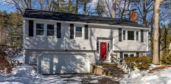 6 Lamplighter Drive, Nashua, NH 03064
