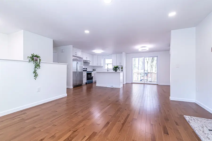 6 Lamplighter Drive, Nashua, NH 03064 - Image #2