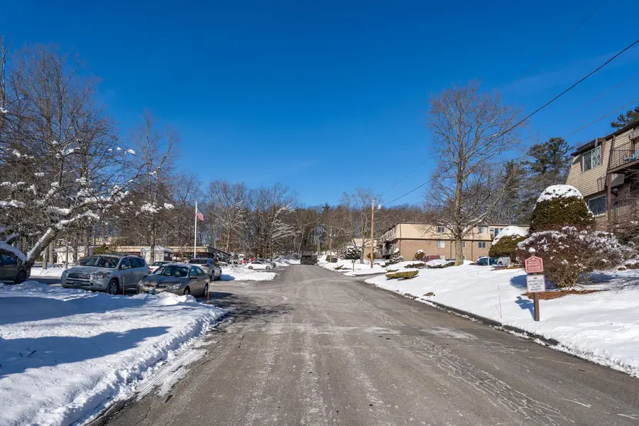 5 Silvestri Circle #4, Derry, NH 03038 - Image #2