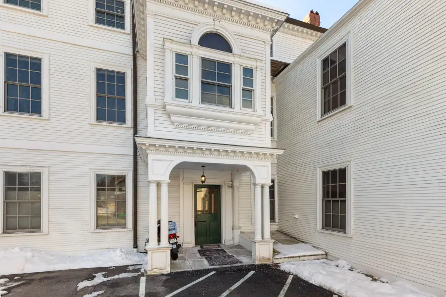 525 MAPLEWOOD Avenue #9, Portsmouth, NH 03801 - Image #2