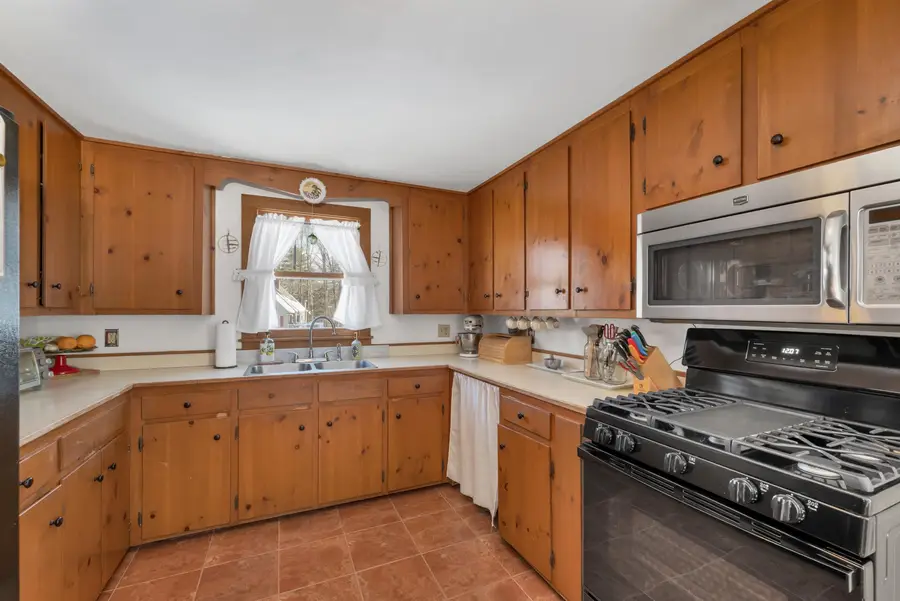 187 Grant Road, Newmarket, NH 03857 - Image #2