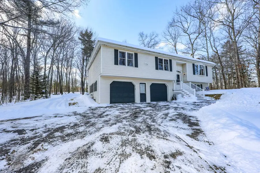 40 Joanne Drive, Hooksett, NH 03106 - Image #2