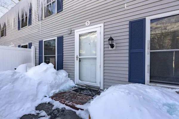 5 Hemlock Forest, Dover, NH 03820