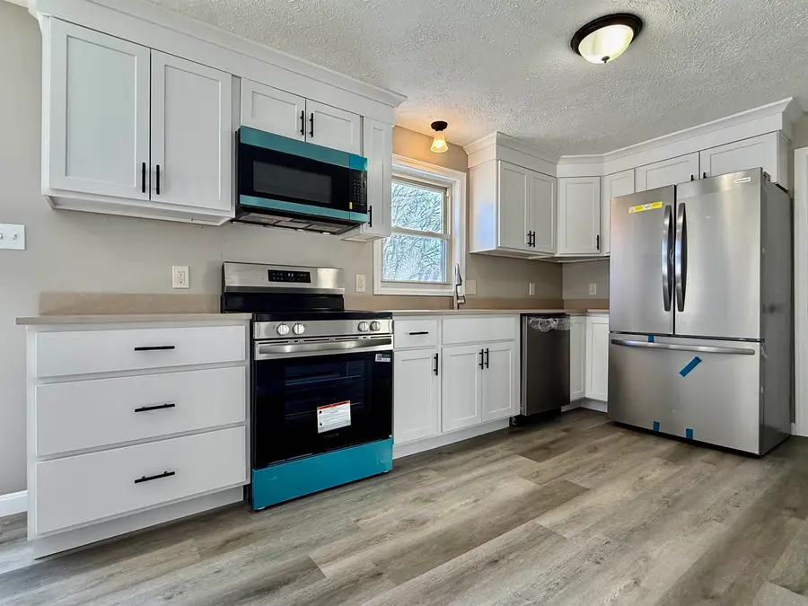 186 Grand Avenue, Manchester, NH 03109 - Image #2