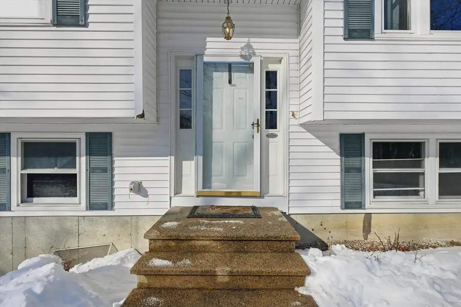 5 Richard Court, Raymond, NH 03077 - Image #3