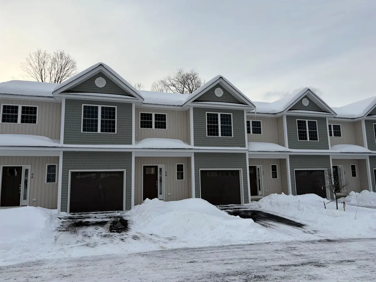 5D Dearborn Circle, Goffstown, NH 03045 - Image #1