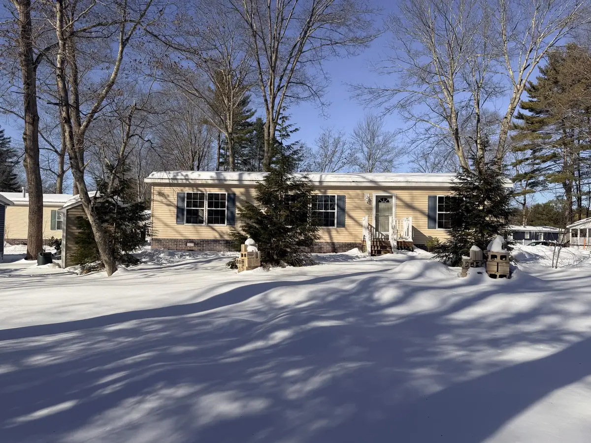 220 Robin Hood Drive, Exeter, NH 03833 - Image #1