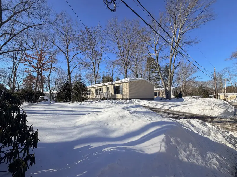 220 Robin Hood Drive, Exeter, NH 03833 - Image #3