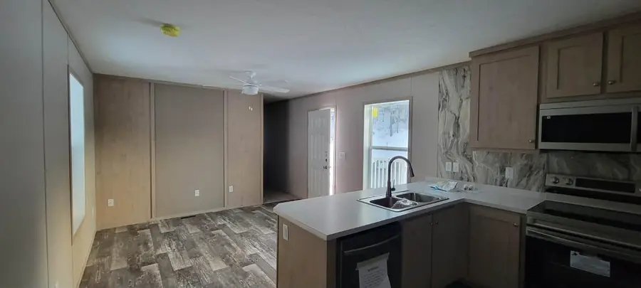 65 Second Street #17, Saint Johnsbury, VT 05819 - Image #2