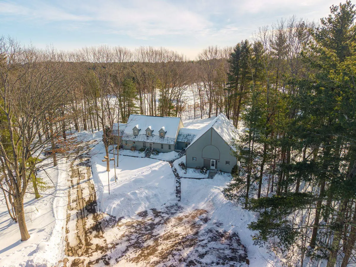 44 Glengarry Drive, Stratham, NH 03885 - Image #1