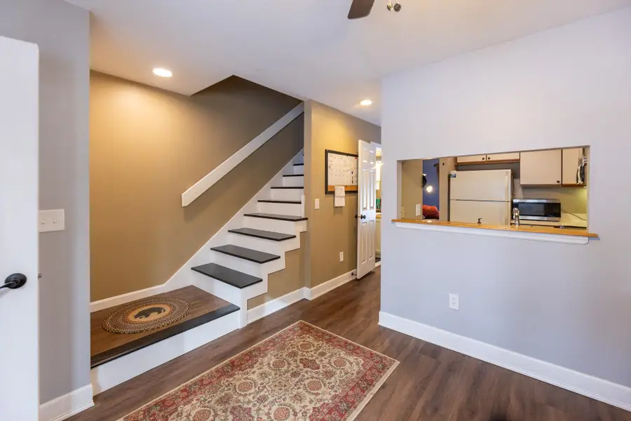 292 Woodhaven Drive #9H, Wilder, VT 05001 - #2